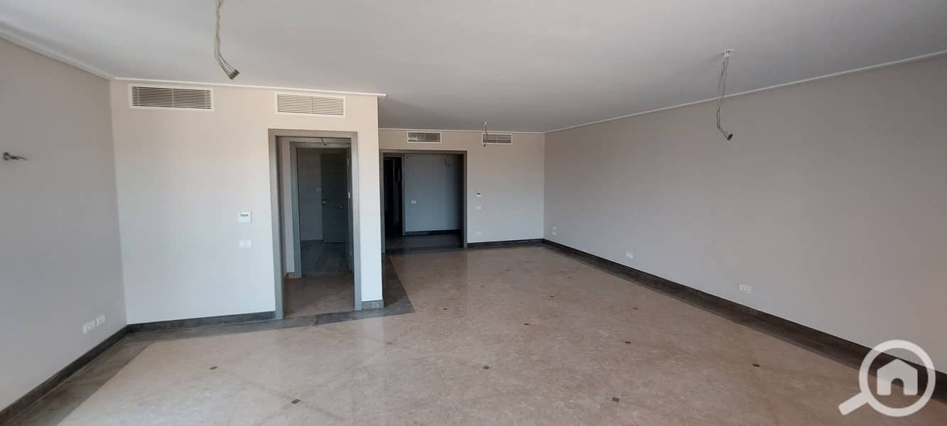 Studio flat to let in New Giza. Fully fitted kitchen with all electrical appliances. Nice view overlooking the street. Master bedroom, bathroom, - Ansicht 4