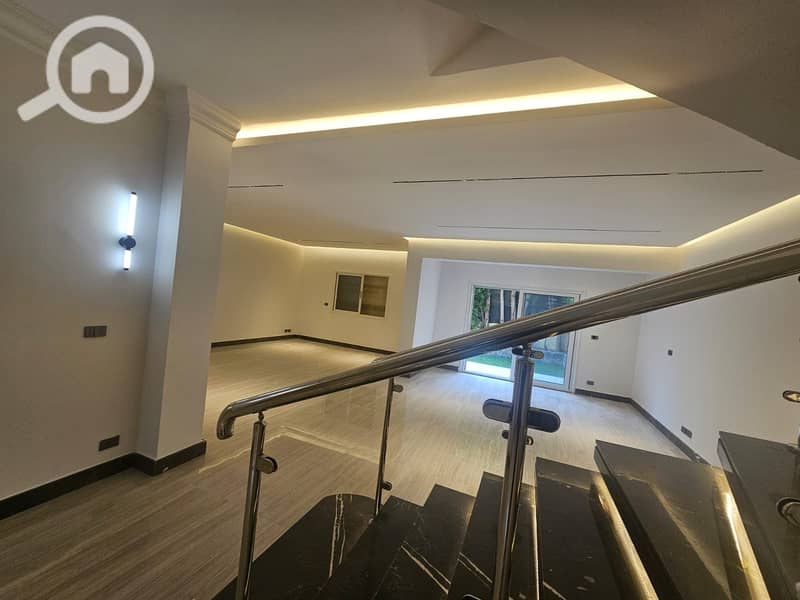 Model T villa at a great price without violations, featuring a swimming pool and 4 bedrooms. - Mehr