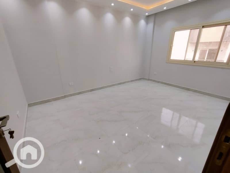 4 6afe5631-d4bd-40a9-9475-98608d4785ae. jpg