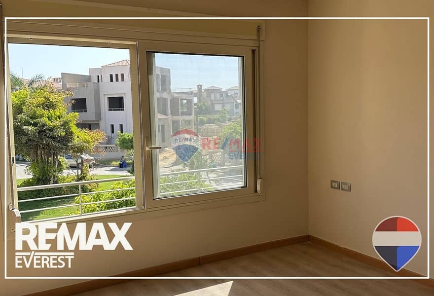 Twin House for Rent | First Row on Golf Extension – pohled 2