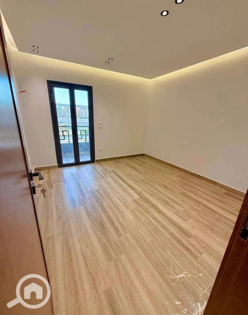 Twin house with private pool for sale—immediate delivery and a 50% discount for cash payment—in Rosail Mostakbal City Compound. - Widok 5