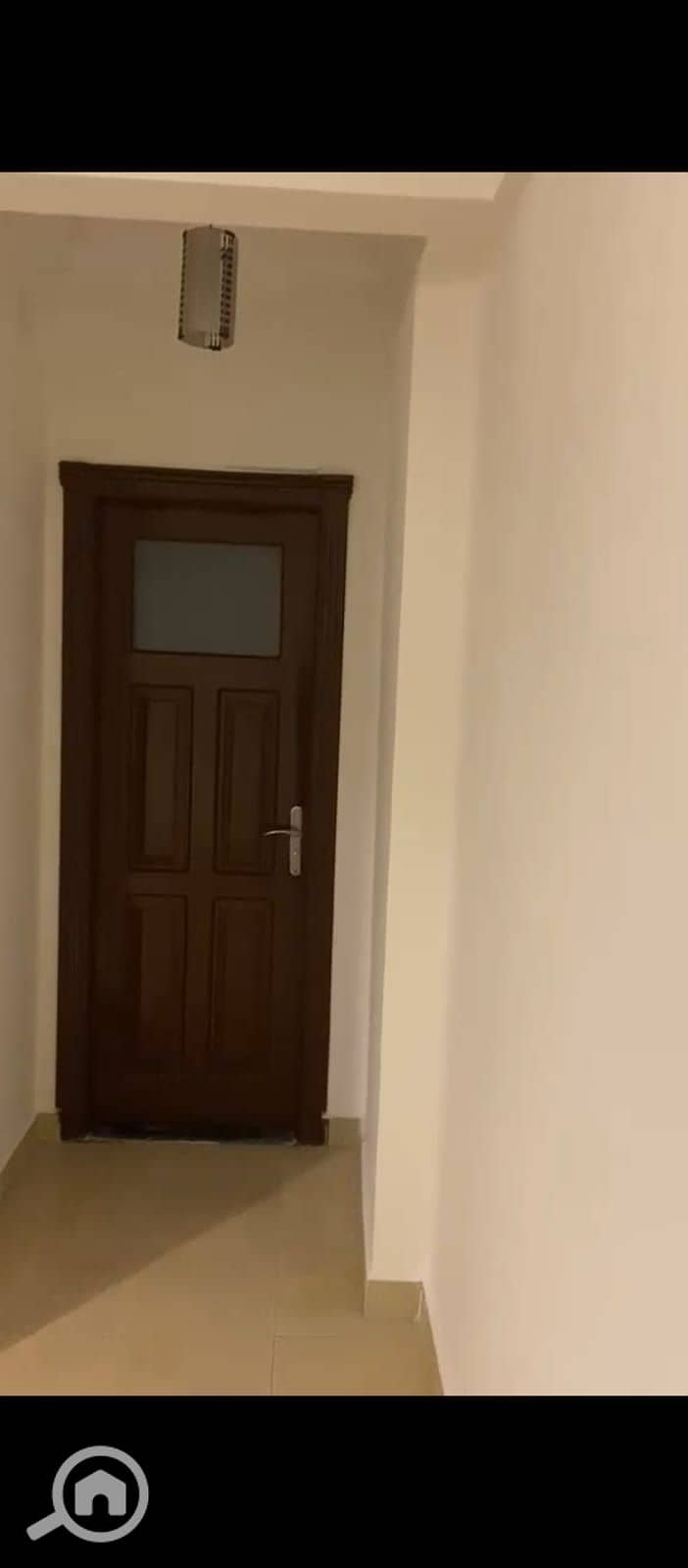 Apartment for rent in Al-Nafseg 5, First Settlement, 180 square meters with a private entrance, 3 rooms, a large wooden kitchen with a water heater, and 2 bathrooms with a water heater. – pohled 3