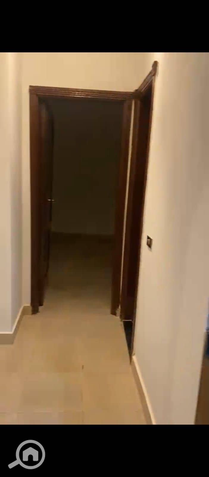 Apartment for rent in Al-Nafseg 5, First Settlement, 180 square meters with a private entrance, 3 rooms, a large wooden kitchen with a water heater, and 2 bathrooms with a water heater. – pohled 5