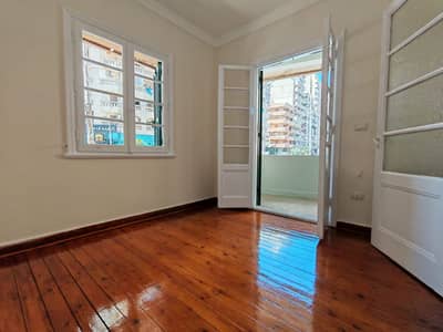 شقة 3 غرف نوم للايجار في ميامي، الإسكندرية - للإيجار ق. ج على البكباشي مباشرة - ترى البحر - واجهه بحري شقة 3 غرف نوم للايجار في ميامي، الإسكندرية - للإيجار ق. ج على البكباشي مباشرة - ترى البحر - واجهه بحري