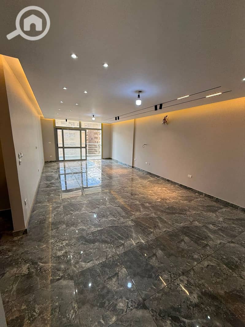 Apartment for sale in Ongoing Compound, Katameya, 190 m, super lux with an open view of Sokhna Tunnel - Widok 2