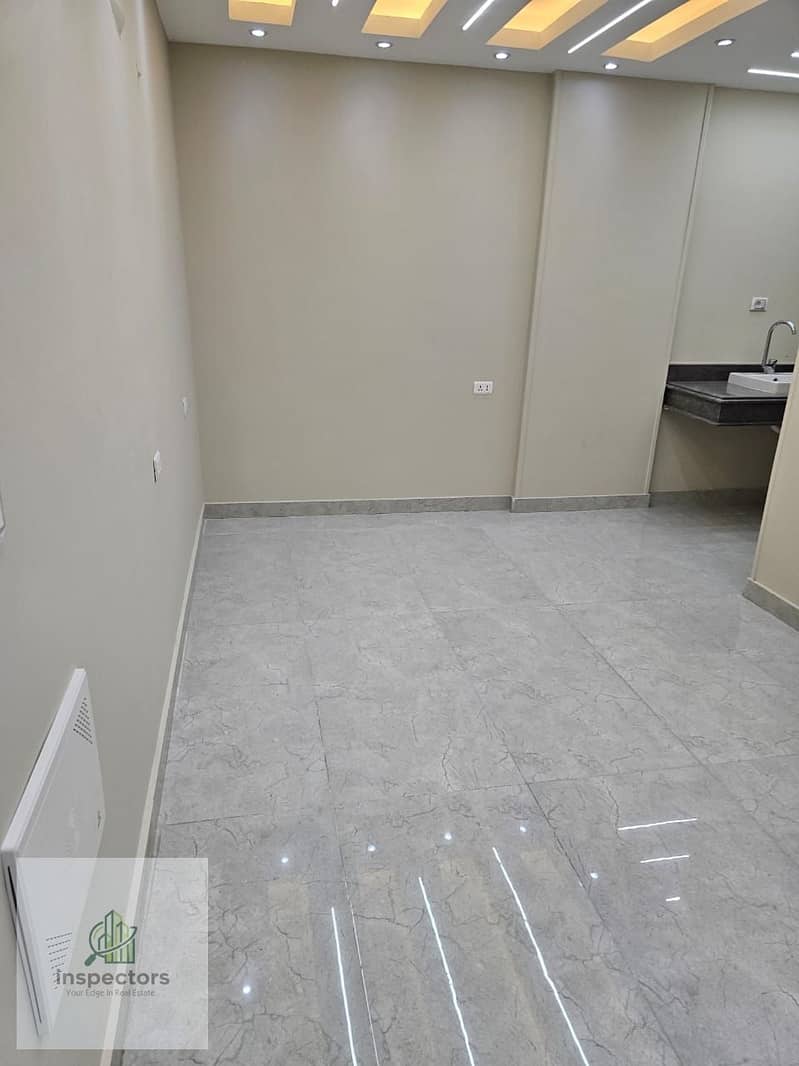 22 4717cf6d-f119-4539-930a-e10cd0d3a0cb. jpg