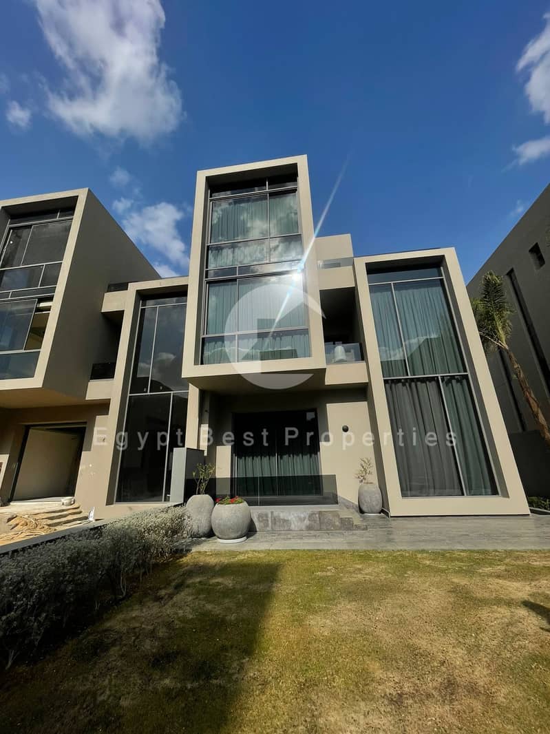 Villa for sale in Waterway Villas New Cairo 6 Bedrooms Prime Location Ready to move - Bild 3
