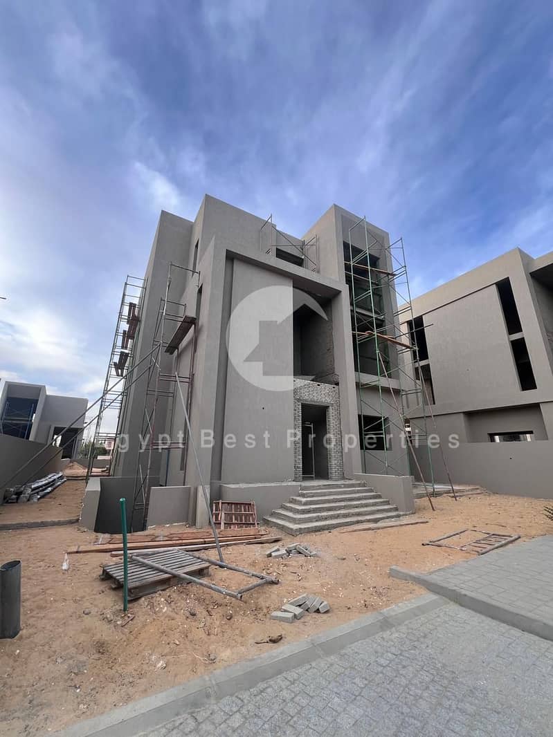 Villa for sale in Waterway Villas New Cairo 6 Bedrooms Prime Location Ready to move - Bild 6