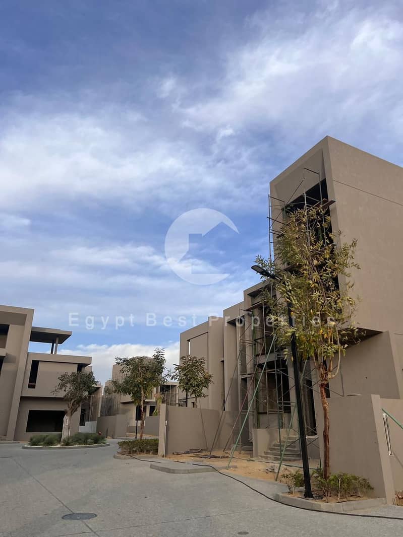 Villa for sale in Waterway Villas New Cairo 6 Bedrooms Prime Location Ready to move - Fler