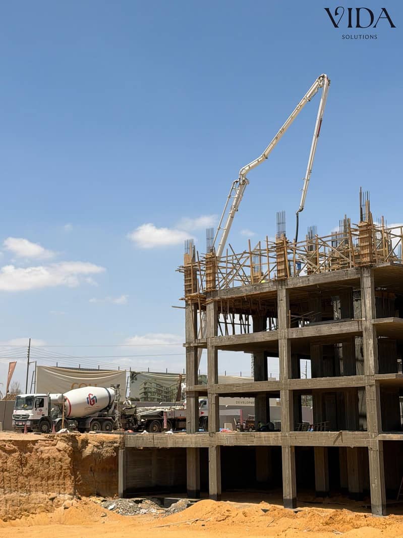 two-bedroom apartment on El Nozha Street, Sheikh Zayed. Features existing on-site construction and a flexible 10-year installment plan. – pohled 4