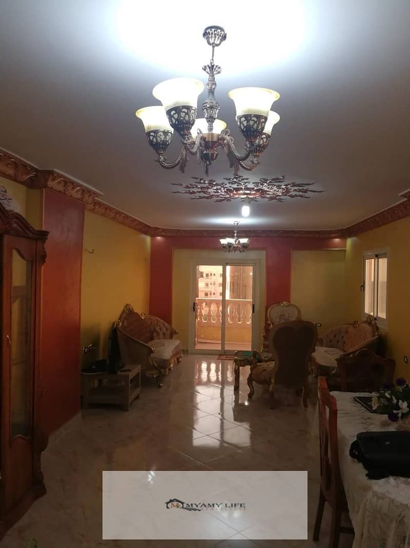Apartment for rent, empty, on the tile at Al-Ahram Gardens, 190 meters, third floor, steps to the second gate. - Bild 2