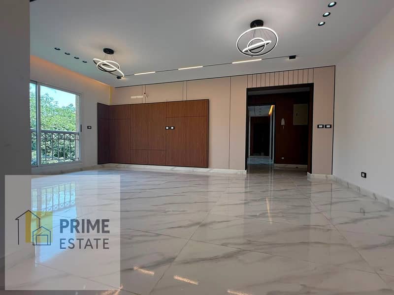 **Apartment for Sale in Madinaty B2 | 211 SQM | Luxury Ultra Super Lux Finishing | Garden View | Steps from Madinaty Sporting Club** - Widok 2
