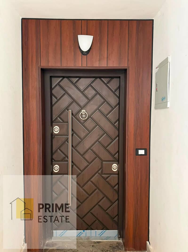 **Apartment for Sale in Madinaty B2 | 211 SQM | Luxury Ultra Super Lux Finishing | Garden View | Steps from Madinaty Sporting Club** - Widok 3