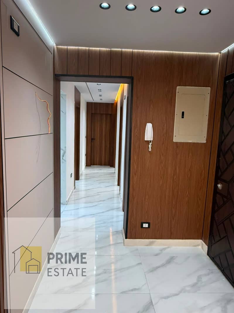 **Apartment for Sale in Madinaty B2 | 211 SQM | Luxury Ultra Super Lux Finishing | Garden View | Steps from Madinaty Sporting Club** - Widok 5