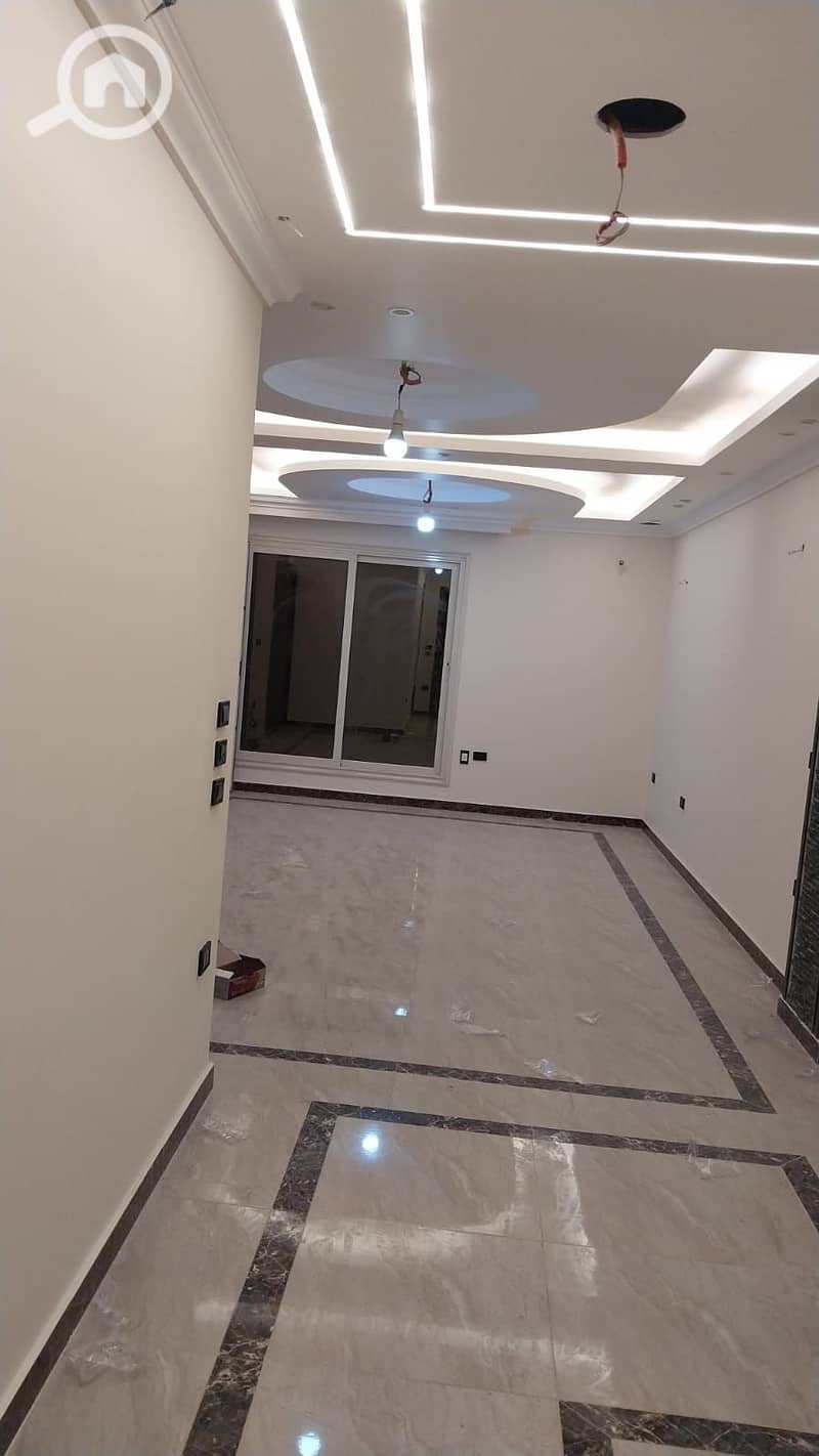 Luxury apartment for sale, 140 sqm, super luxurious finishing, first occupancy, garden view. Sale due to circumstances. - Vista 4