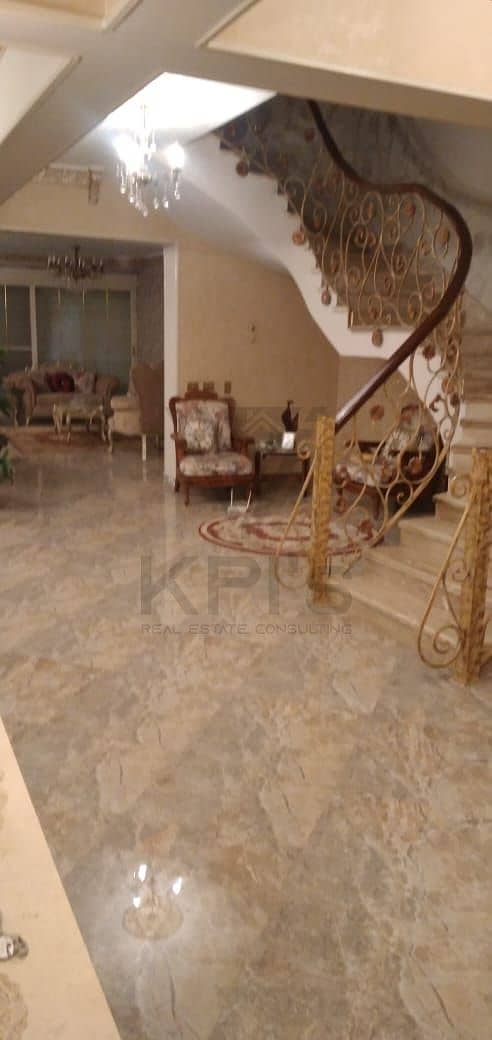 Fully finished villa for immediate sale, located opposite Al Rehab; excellent 450 m² area, offered at the lowest price for a quick sale. - Mehr