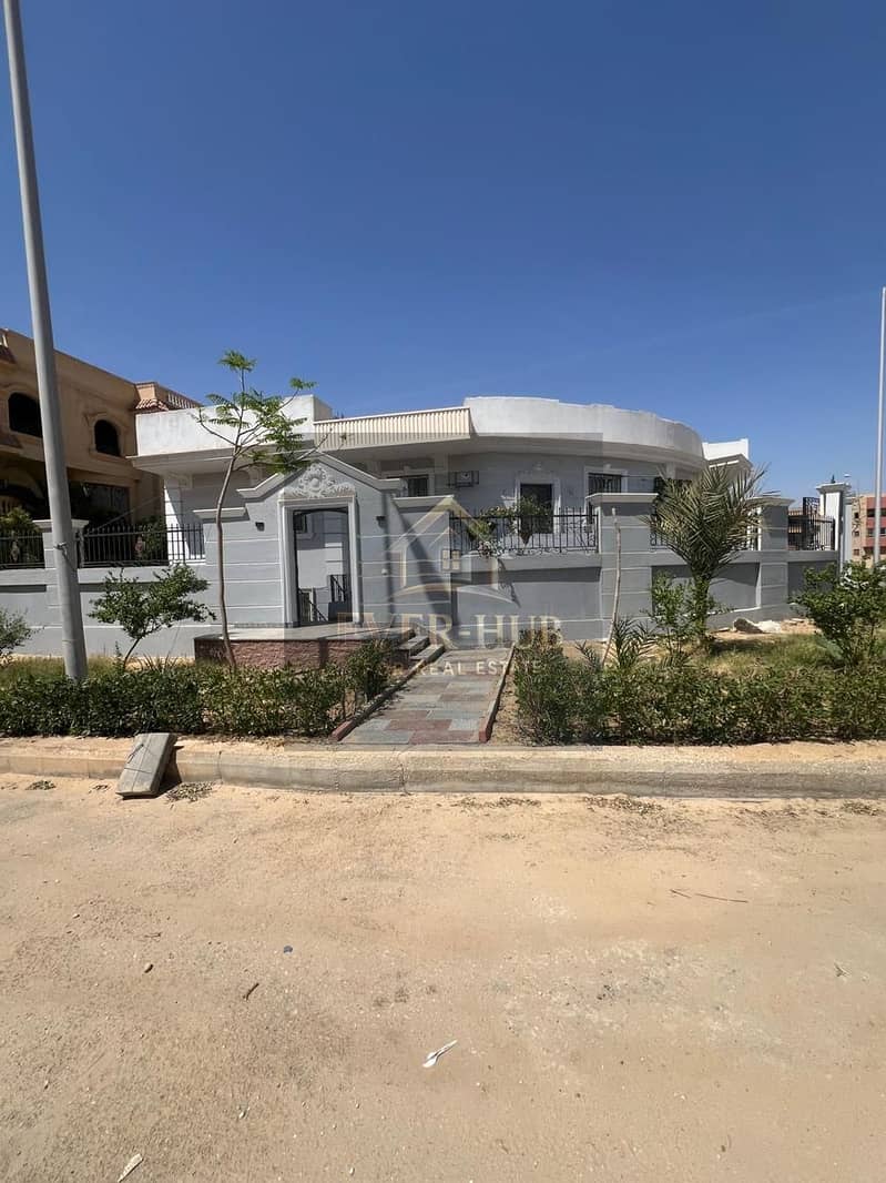 office space of 200 sq m + 150 sq m garden for rent and separate entrance in the most prestigious location in the 7th of Zayed minutes from Dahshur - Widok 2