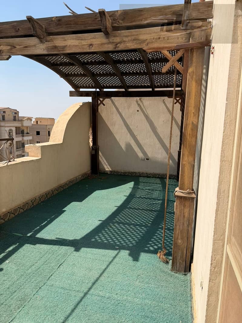 Roof Apartment for Sale in Al-Banafsaj Buildings – An Excellent Opportunity Location: Al-Banafsaj Buildings - Więcej