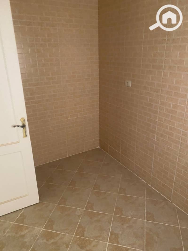 Ready To Move In Apartment in Ashgar City Compound October . - Więcej