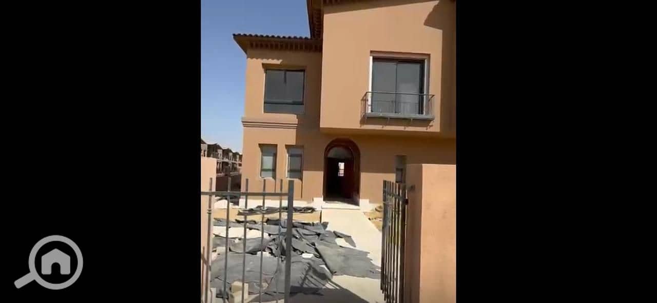 Townhouse for sale directly from the owner in Village West Compound (Dorra), Sheikh Zayed; immediate delivery, 257 sq - Więcej
