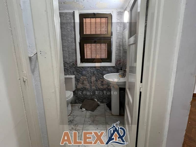 Office for rent in Kafr Abdo, Abu Qir Street - Ansicht 5