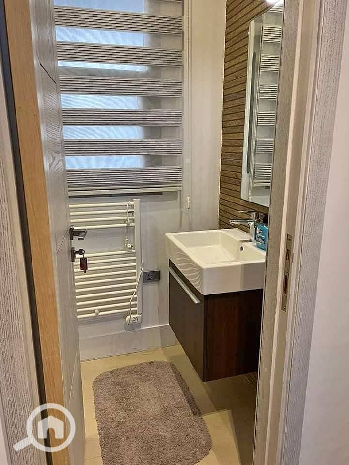 Distinctive 177 sqm apartment for sale, finished with air conditioners, in Revali, Fifth Settlement - Więcej