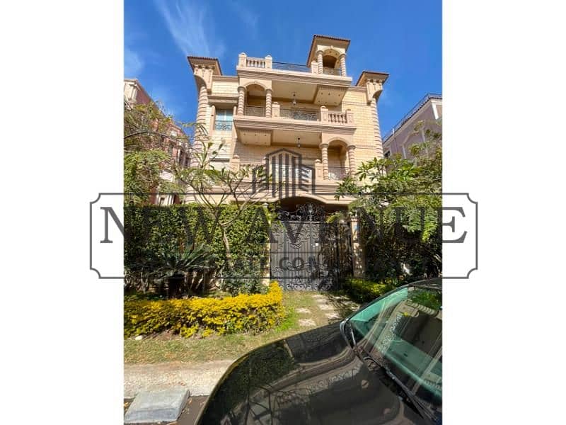 fully finished Standalone ready to move with pool prime location best price in Al Narges 2 - New cairo - Aanzicht 2