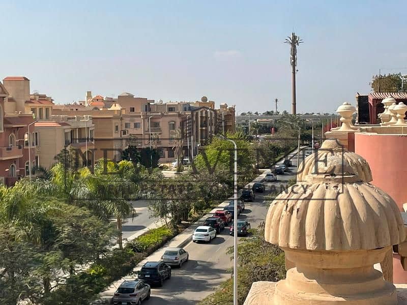 fully finished Standalone ready to move with pool prime location best price in Al Narges 2 - New cairo - Aanzicht 4