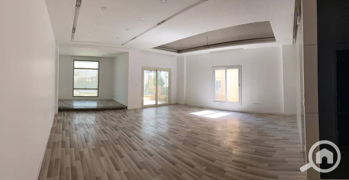 Luxury Apartment for Rent – West Golf Compound – Fifth Settlement, New Cairo Premium Finishing | Prime Location This elegant apartment features – pohled 3