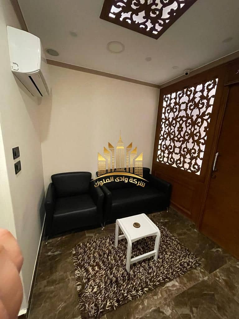 Office for rent – fully furnished – Soma Cairo Compound. A unique opportunity for companies and entrepreneurs in a strategic location inside the Soma Cairo Compound on the Ring Road in Maadi, next to Soma Cairo Tower and Baron City Compound and Bank of Alexandria Hospital. Specifications: Two rooms... - Aanzicht 5