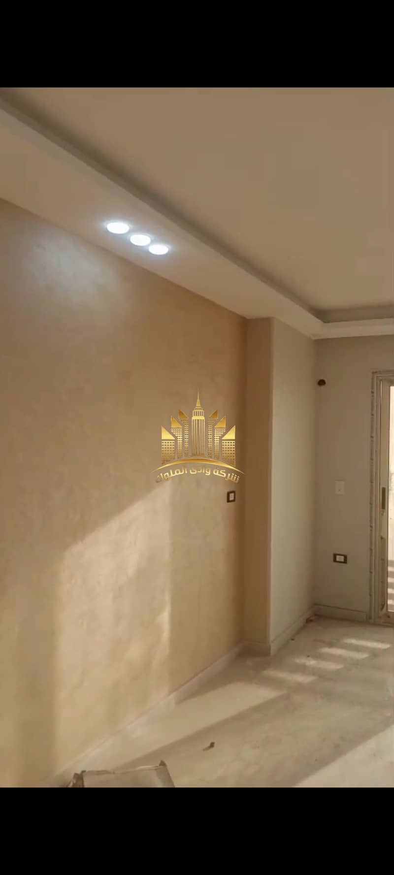 Apartment for rent in Maadi Gardens on the Maadi Ring Road, first occupancy, 3 rooms and 2 bathrooms, large reception area, fully unbroken facing, high-end finishing, first upper floor, elevator, all services available, 24-hour security, surveillance cameras, very luxurious entrance, one month rent and two months deposit required. - Widok 6