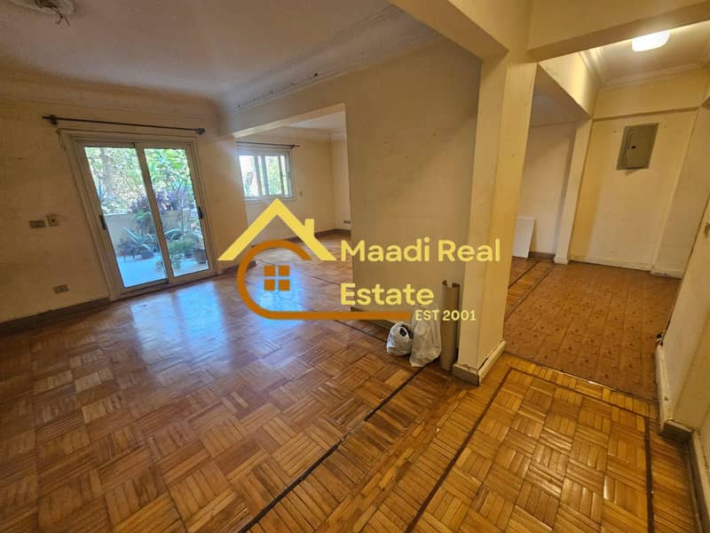 Semi-furnished apartment in a very prime location, 3 rooms - 2 bathrooms, first floor, at a bargain price – pohled 3