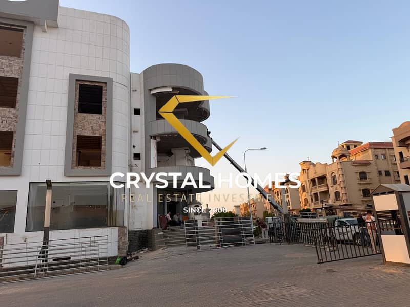 A standalone villa for sale in West Sumid in a prime location for fans of luxury, next to the axis and the club. - Ansicht 5