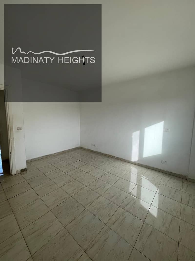 Apartment for rent in Madinaty in front of Mahmoud El-Far, distinctive location B6 - Widok 3