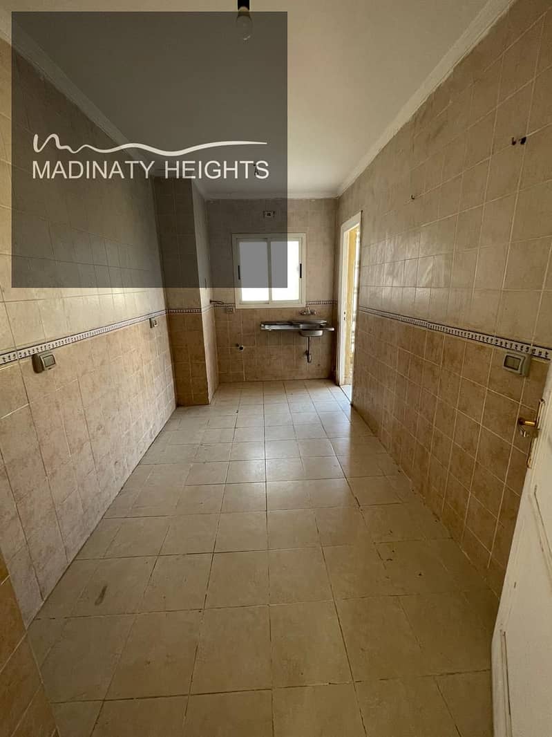 Apartment for rent in Madinaty in front of Mahmoud El-Far, distinctive location B6 - Widok 5