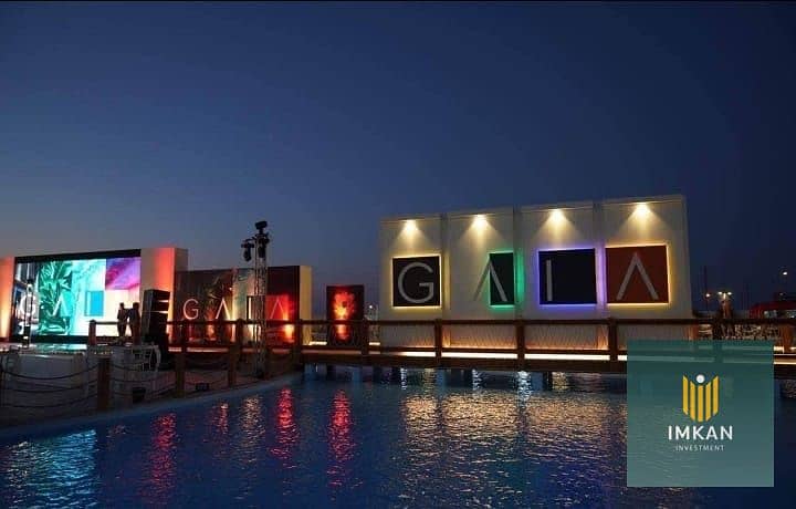 Finished townhouse villa, steps from the sea, for sale at the lowest price with installments over 8 years in Gaia Village, Ras El Hekma. - Widok 5