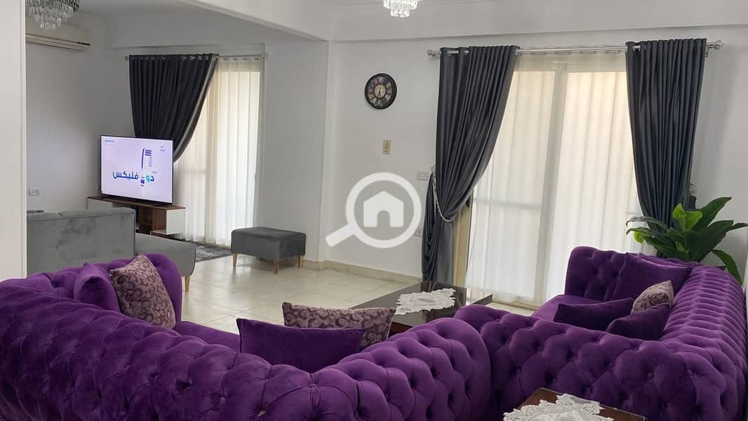 Furnished apartment for rent in Hadayek Al-Mohandessin Compound, Sheikh Zayed; first floor, modern furnishings. - Widok 3