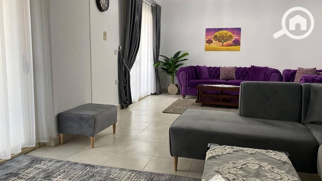 Furnished apartment for rent in Hadayek Al-Mohandessin Compound, Sheikh Zayed; first floor, modern furnishings. - Widok 4