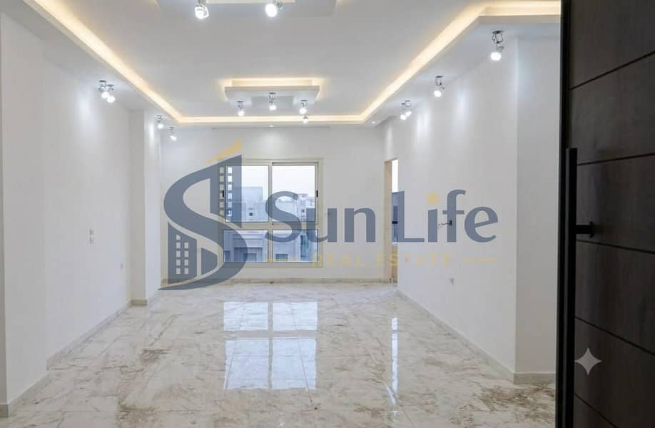 For Sale: Ready-to-move apartment in Paradise City, Hadayek October. Super Lux finish, Investment Zone, directly on Al Wahat Road. - Widok 2