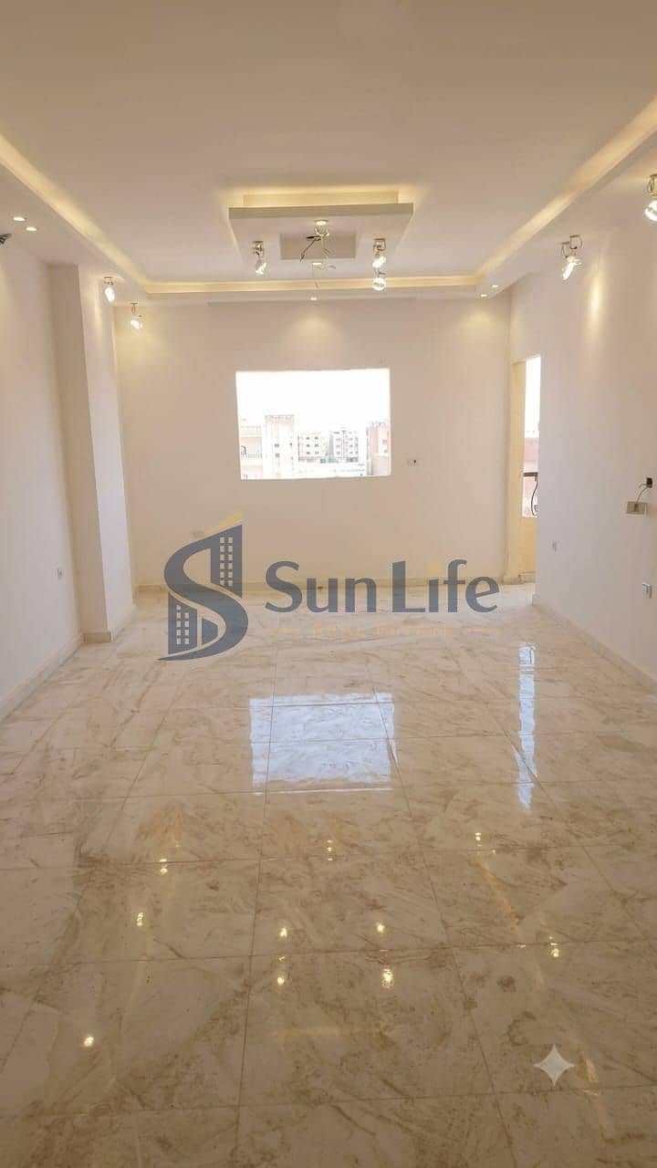 For Sale: Ready-to-move apartment in Paradise City, Hadayek October. Super Lux finish, Investment Zone, directly on Al Wahat Road. - Widok 4