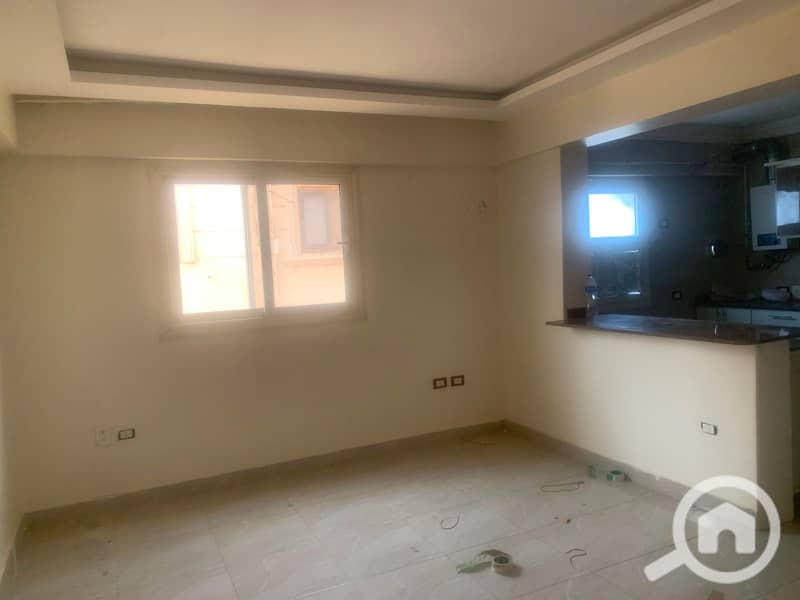 Room for rent with kitchen and heater in Al-Banasij 9, First Assembly, a very special location with a garden view. – pohled 6