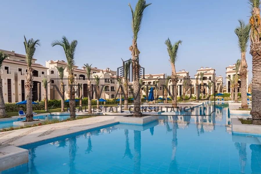 Twin House in el Patio 5 East El Shorouq Prime location on Landscape Fully Finished with ACs and Kitchen - Ansicht 3