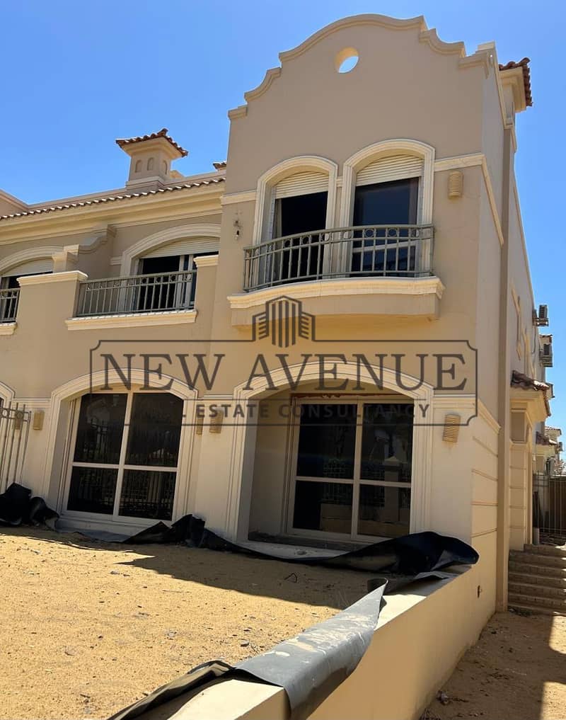 Twin House in el Patio 5 East El Shorouq Prime location on Landscape Fully Finished with ACs and Kitchen - Ansicht 4