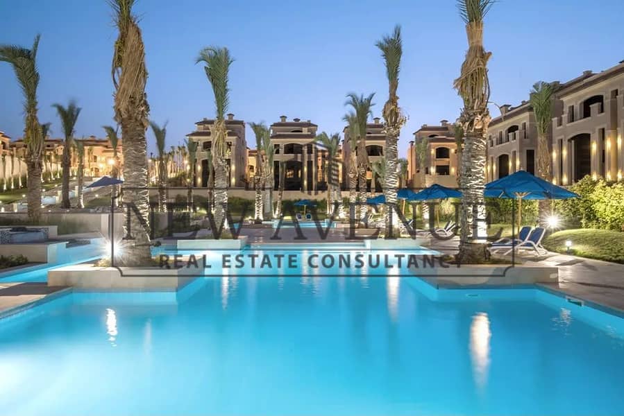 Twin House in el Patio 5 East El Shorouq Prime location on Landscape Fully Finished with ACs and Kitchen - Ansicht 5