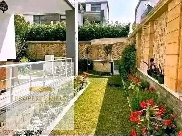 Houses and villas with a 50% discount. Own a villa directly opposite Madinaty. Immediate handover. - Vista 4