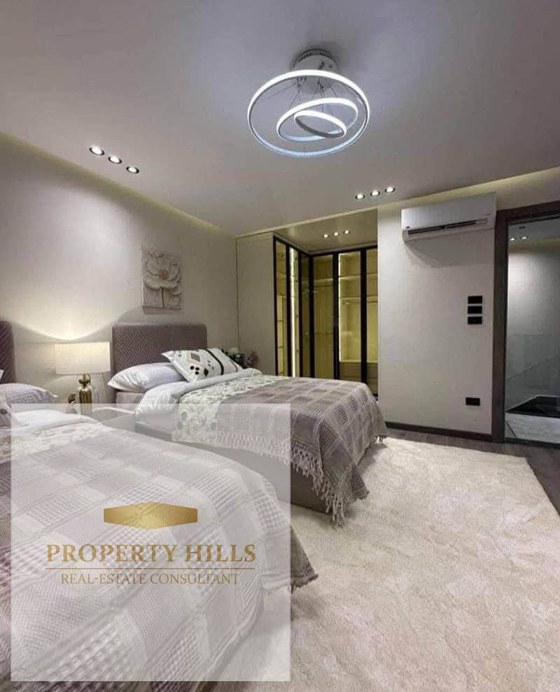 Houses and villas with a 50% discount. Own a villa directly opposite Madinaty. Immediate handover. - Altro