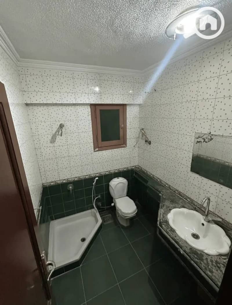 12 1000463969. jpg