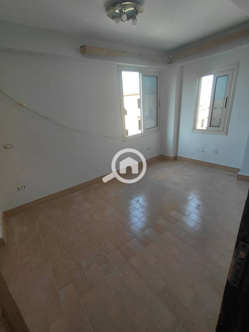 Roof Villa for Rent (Unfurnished) – 140 sqm, Located in the Heart of Sheikh Zayed, directly on the main El-Bostan Street. - Więcej