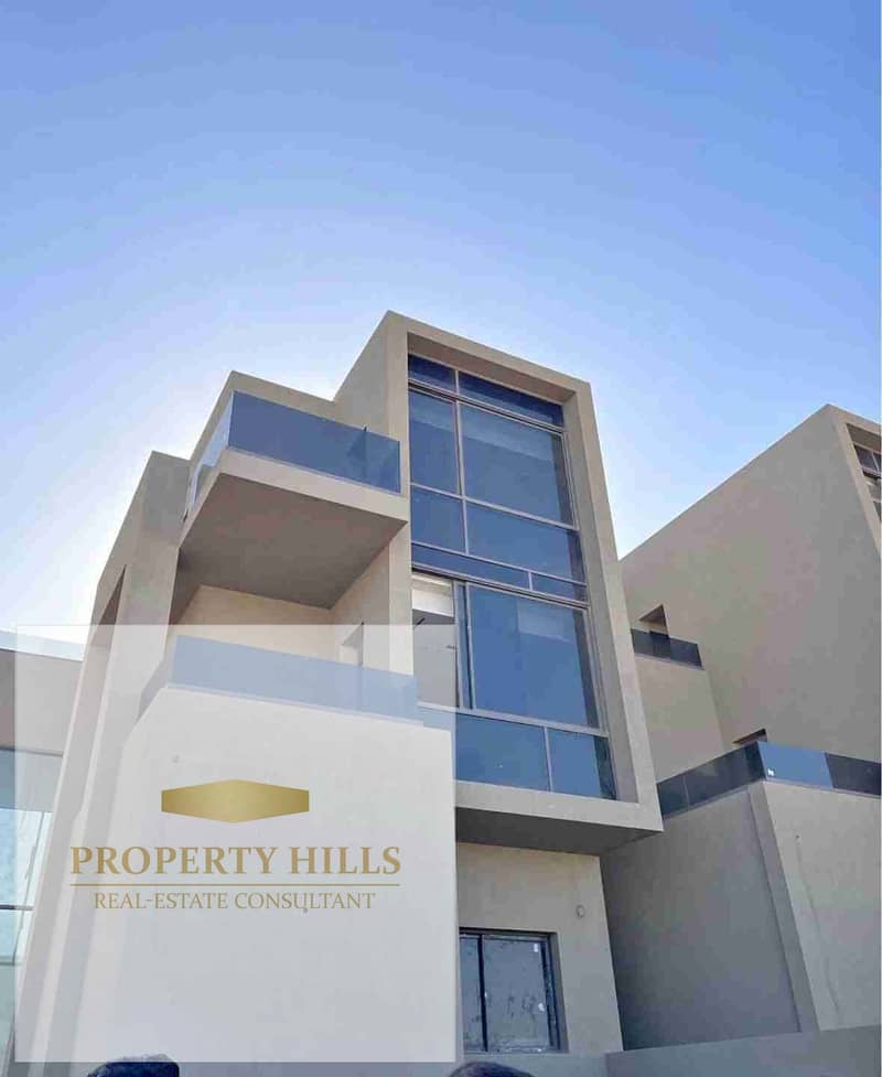 Last Villa for sale in fifth settlement in this location in water way Ready for Viewing this photos from real  • Unit Type: townhouse • Built-up Area: 270m² • Location: Waterway Compound – New Cairo • Status: Ready for viewing  Project Features:  Prime lo - Więcej