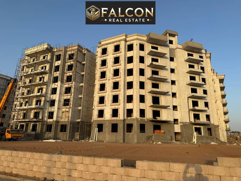 3-bedroom apartment (all master suites) featuring an unobstructed, panoramic view of the entirety of Madinaty. Located in the first compound along the - Widok 4
